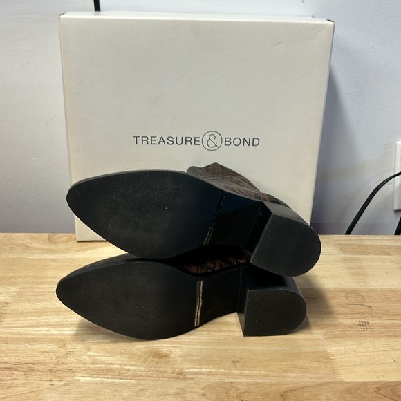 Treasure & Bond Chocolate Snake Faux Leather Boots - NEW - Picture 7 of 7